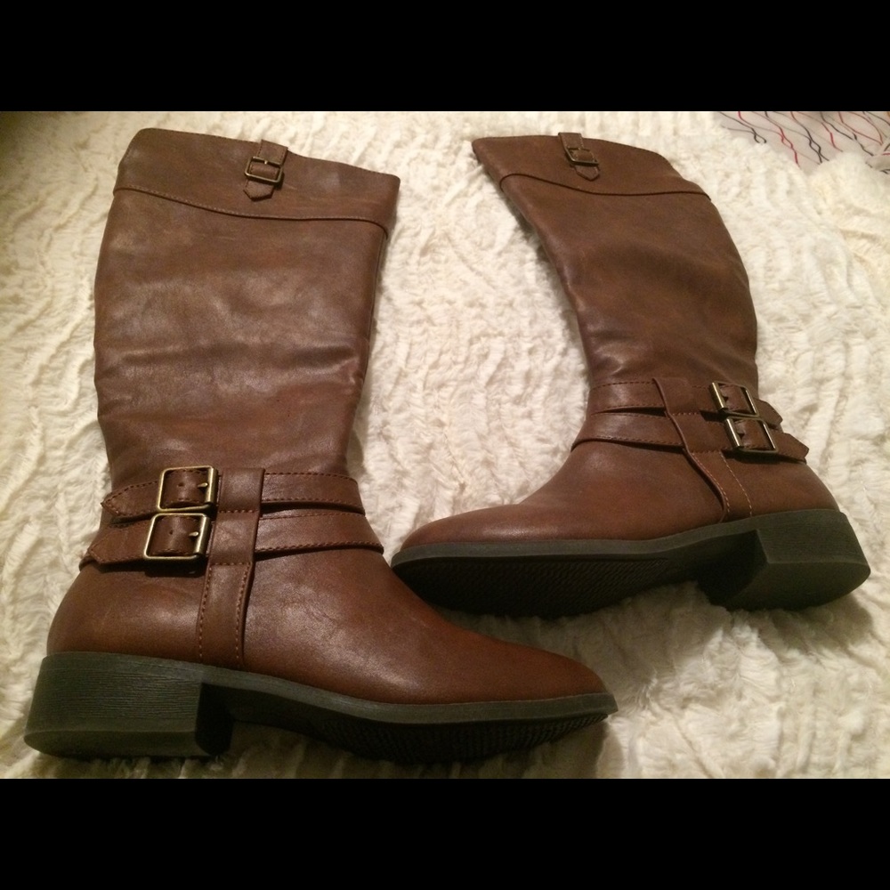 ⚡️ American Eagle Knee High Boots